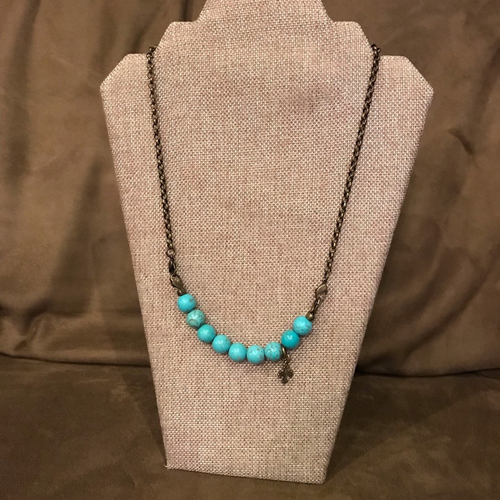 Turquoise bead necklace
